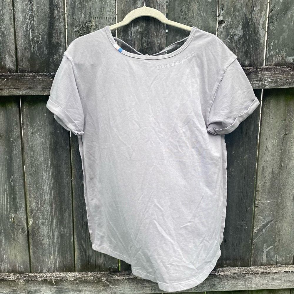 Jadelynn Brooke Grey Grace Always Wins Open Tie Back Short Sleeve Top Small